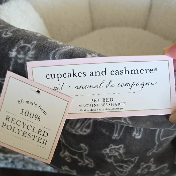 Cupcakes & Cashmere Gray Patterned Pet Bed - Picture 2 of 12